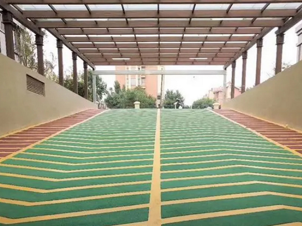 聚合物防滑坡道砂浆的涂料特性和施工方法